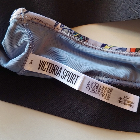 VS. flower print sports bra. - Picture 3 of 3